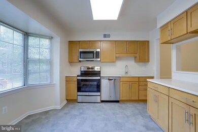 2332 Mcgregor Ct, Vienna, VA 22182 - photo 4