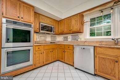 84 Enfield Dr, Stafford, VA 22556 - photo 5