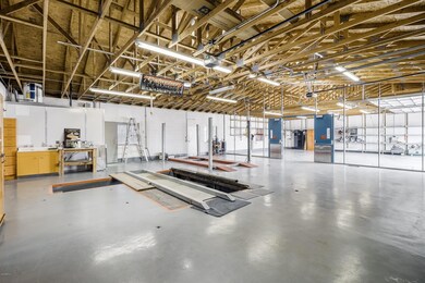 05 Garage