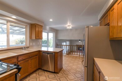 817 89th St SE, Everett, WA 98208 - photo 5
