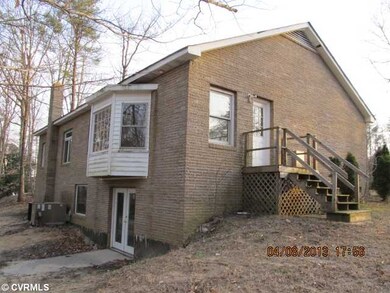 352 Lonesome Oak Dr, Dunnsville, VA 22454 - photo 2