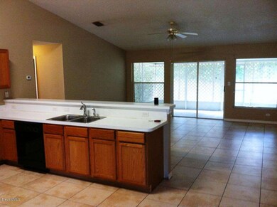 Kitchen_FamRm.jpg