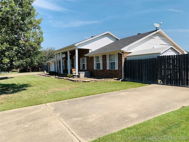 1800 Mockingbird Ln, McAlester, OK 74501 - photo 3