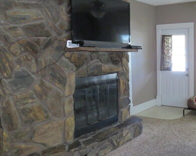 612 3rd St SE, Jamestown, ND 58401 - photo 6