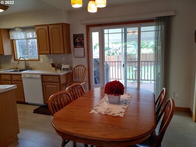 674 Brentwood Dr E, the Dalles, OR 97058 - photo 4