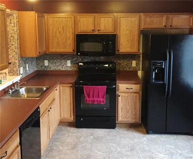 501 S Lehigh Gap St, Walnutport, PA 18088 - photo 7