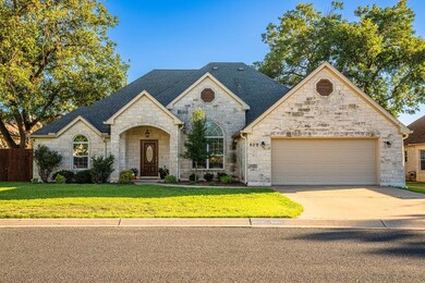 609 Persimmon Ct, Fredericksburg, TX 78624 - photo 2