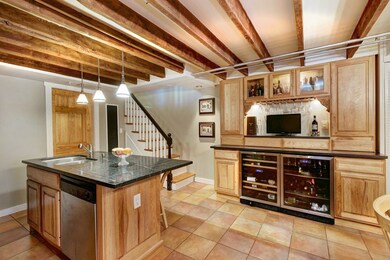 372 E 8th St, Boston, MA 02127 - photo 3