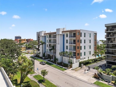 711 S Palm Ave unit 303, Sarasota, FL 34236 - photo 3