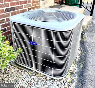 140 W 48th St, Reading, PA 19606 - photo 3