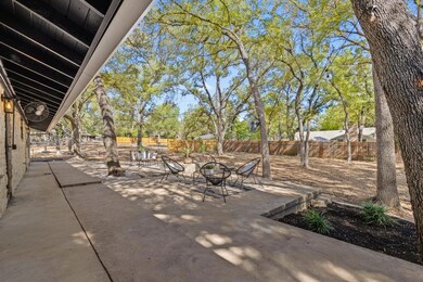 2008 Matthews Ln, Austin, TX 78745 - photo 6
