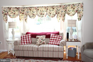 513 Perry Dr, Mount Laurel, NJ 08054 - photo 5