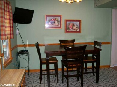 Kitchen - The eat-in area of your kitchen provides
