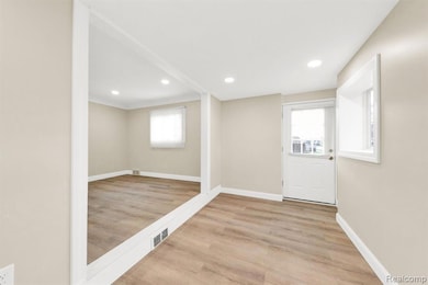 19178 Meier St, Roseville, MI 48066 - photo 4