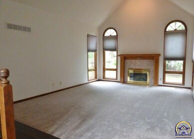 3729 SW Woodglen St, Topeka, KS 66610 - photo 4