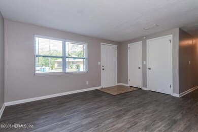 10751 Tulsa Rd, Jacksonville, FL 32218 - photo 4