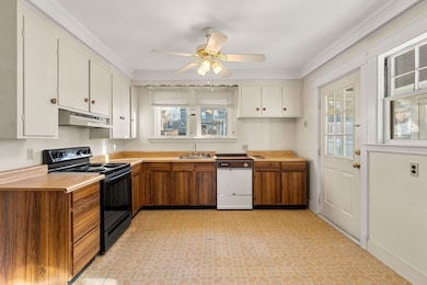 139 Whitman Ave, Melrose, MA 02176 - photo 5