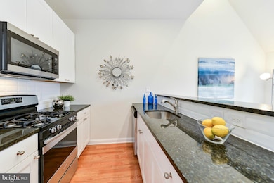 332 18th Place NE unit 3, Washington, DC 20002 - photo 7