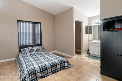 Master Bedroom & Bath