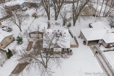 147 Gaylord Dr, Rockford, MI 49341 - photo 4