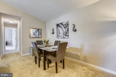 8050 Lisle Dr unit 303, Manassas, VA 20109 - photo 7