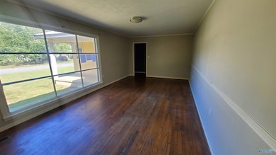 909 Edgewood St SW, Decatur, AL 35601 - photo 2