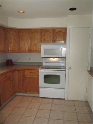 1211 Windsor Dr, Framingham, MA 01701 - photo 3