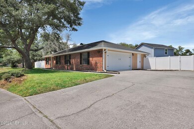 3-web-or-mls-12715 Gathering oaks Dr_003