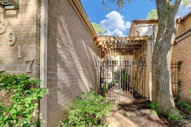 8917 Briar Forest Dr, Houston, TX 77024 - photo 3