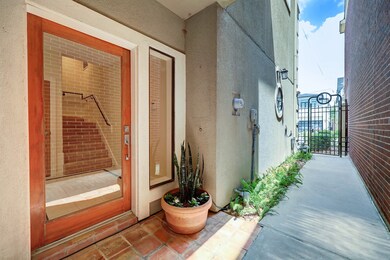 2304 Brun St, Houston, TX 77019 - photo 2