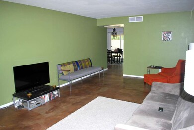 FAM/LIVING RM LEADING TO KITCHEN