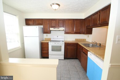 11715 Rosearbor Ct, Germantown, MD 20876 - photo 3