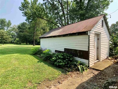 1020 W Beggs Place, Harrisburg, IL 62946 - photo 4