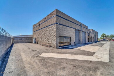 7809 N 68th Ave-10