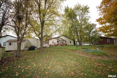 642 S East St, Virginia, IL 62691 - photo 3