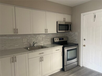 2300 Douglas St unit 2, Hollywood, FL 33020 - photo 5