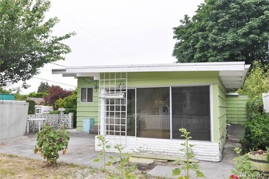 2124 Maple St, Point Roberts, WA 98281 - photo 4