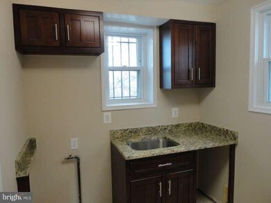 5526 B St SE, Washington, DC 20019 - photo 4