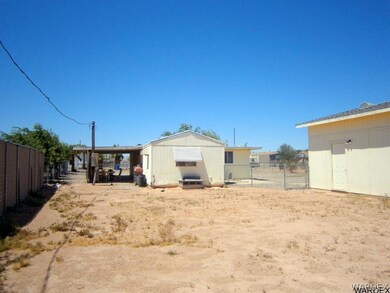 BACK YARD   RV HOOKUPS