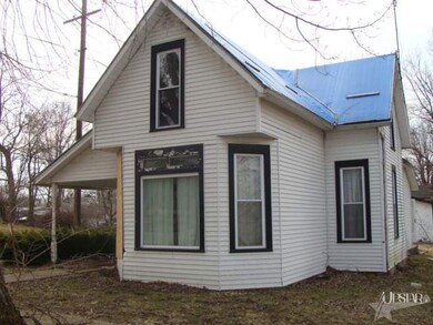 186 S Jackson St, Andrews, IN 46702 - photo 2