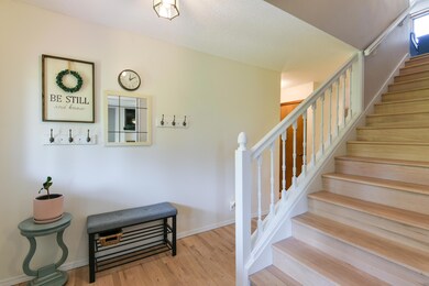 1673 W Country