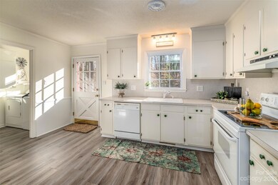 2602 Shearer Dr, Statesville, NC 28625 - photo 2