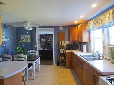 6 Whitman St, Smithfield, RI 02917 - photo 3