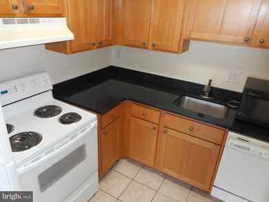 8606 Village Way unit D, Alexandria, VA 22309 - photo 4