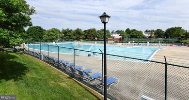 8205 Whispering Oaks Way unit 304, Gaithersburg, MD 20879 - photo 5