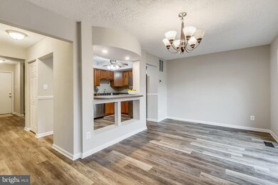 11935 Travistock Ct, Reston, VA 20191 - photo 5