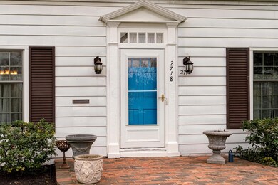 2718 Kent-112