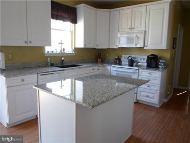 162 Landing Dr, Woodbury, NJ 08096 - photo 4