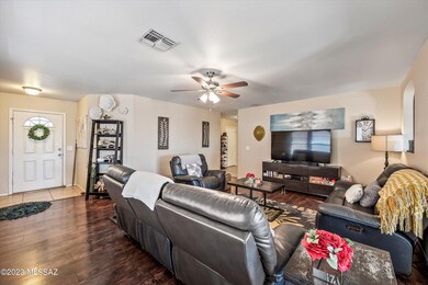 07-Living Area