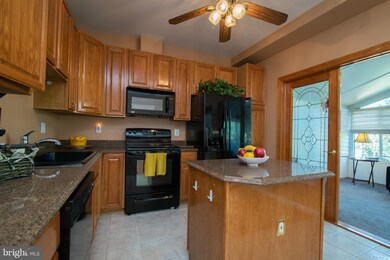 20965 Martingale Square, Sterling, VA 20165 - photo 5